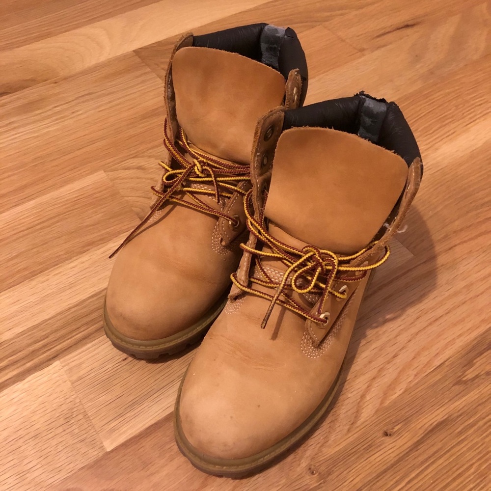 TIMBERLAND// nubuck suede boots